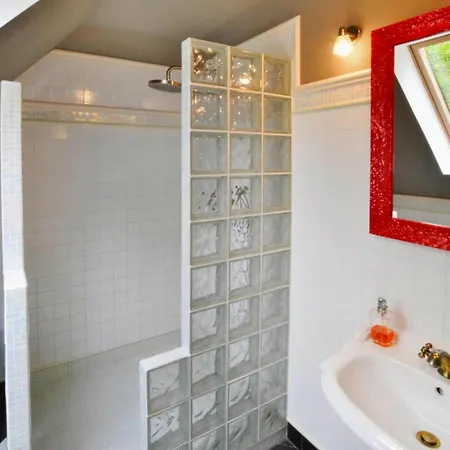 Holiday Villa With Fireplace And Private Garden 빌라