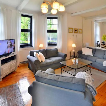 빌라 Holiday Villa With Fireplace And Private Garden