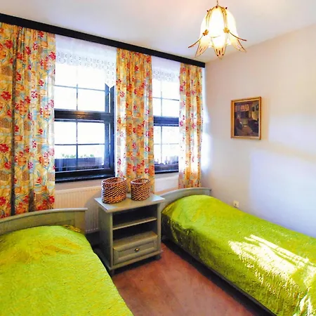 빌라 Holiday Villa With Fireplace And Private Garden Pollnow