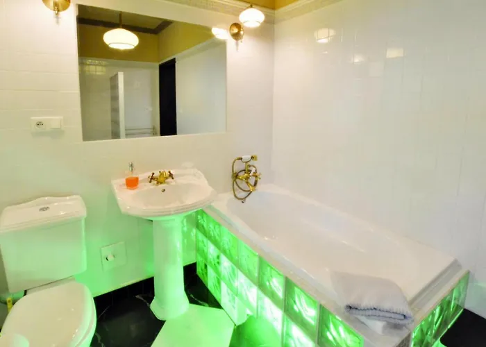 With Fireplace And Private Garden Villa *